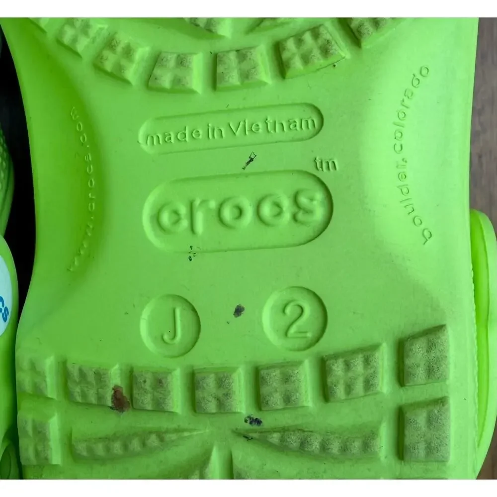 Crocs Disney Pixar Monsters Inc Mike Wazowski Clogs Kids J2 Lime Green Glow